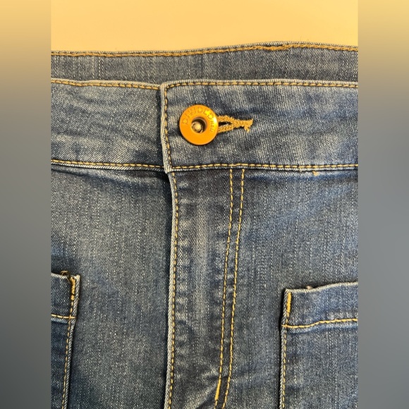 H&M Divided Jegging Style Shorts - Picture 3 of 9